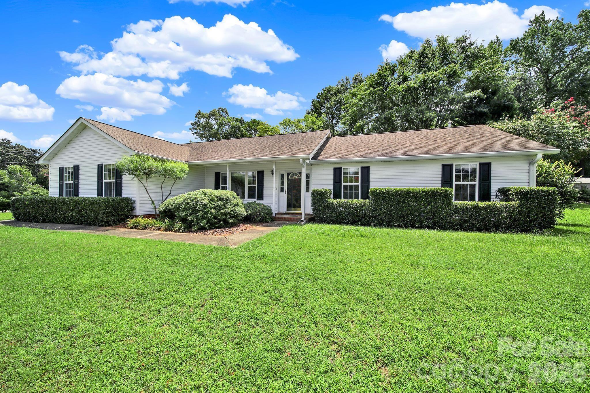 1805 Lillian Lane