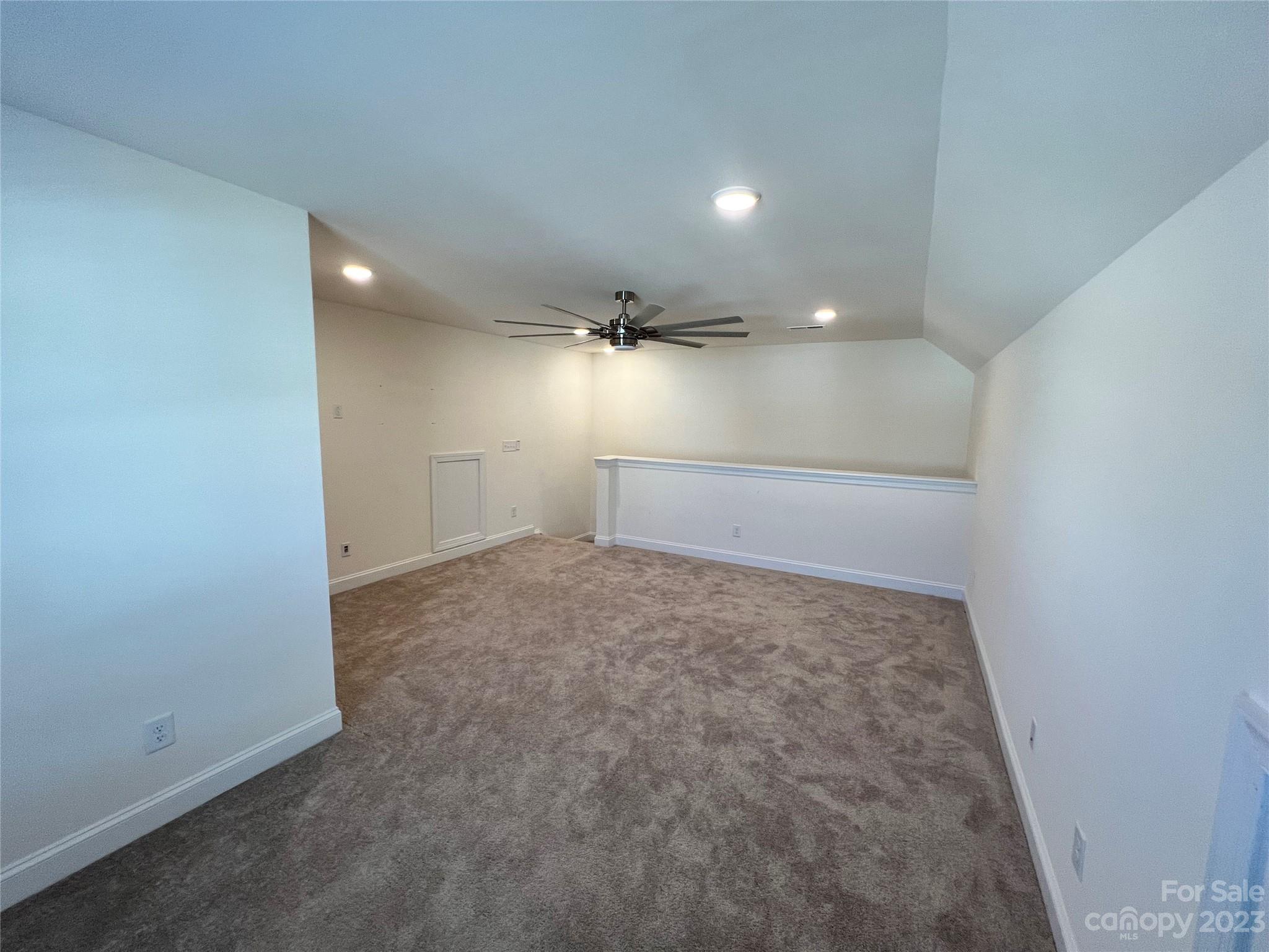 The Enclave At Davis Lake - Residential