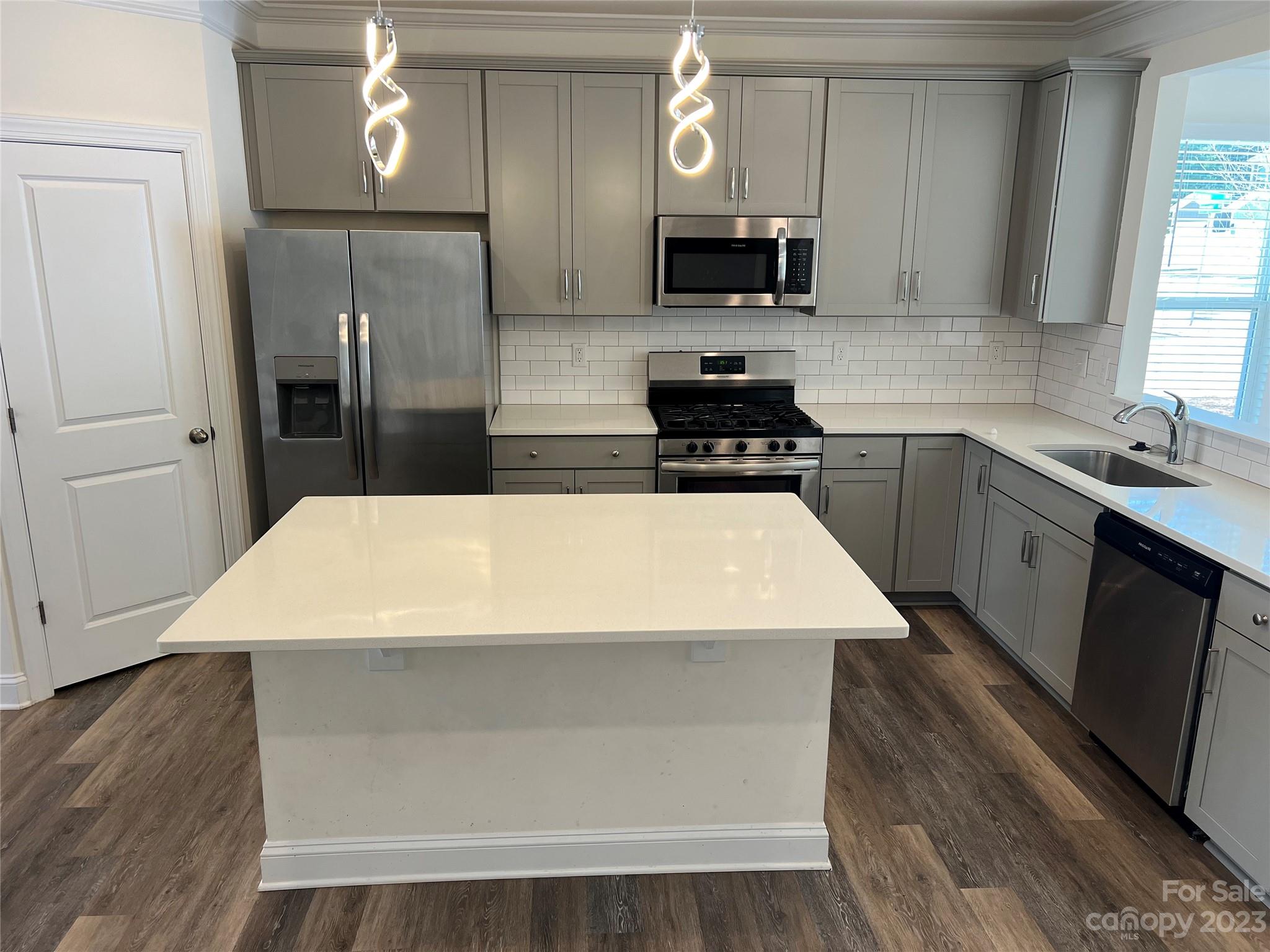 The Enclave At Davis Lake - Residential