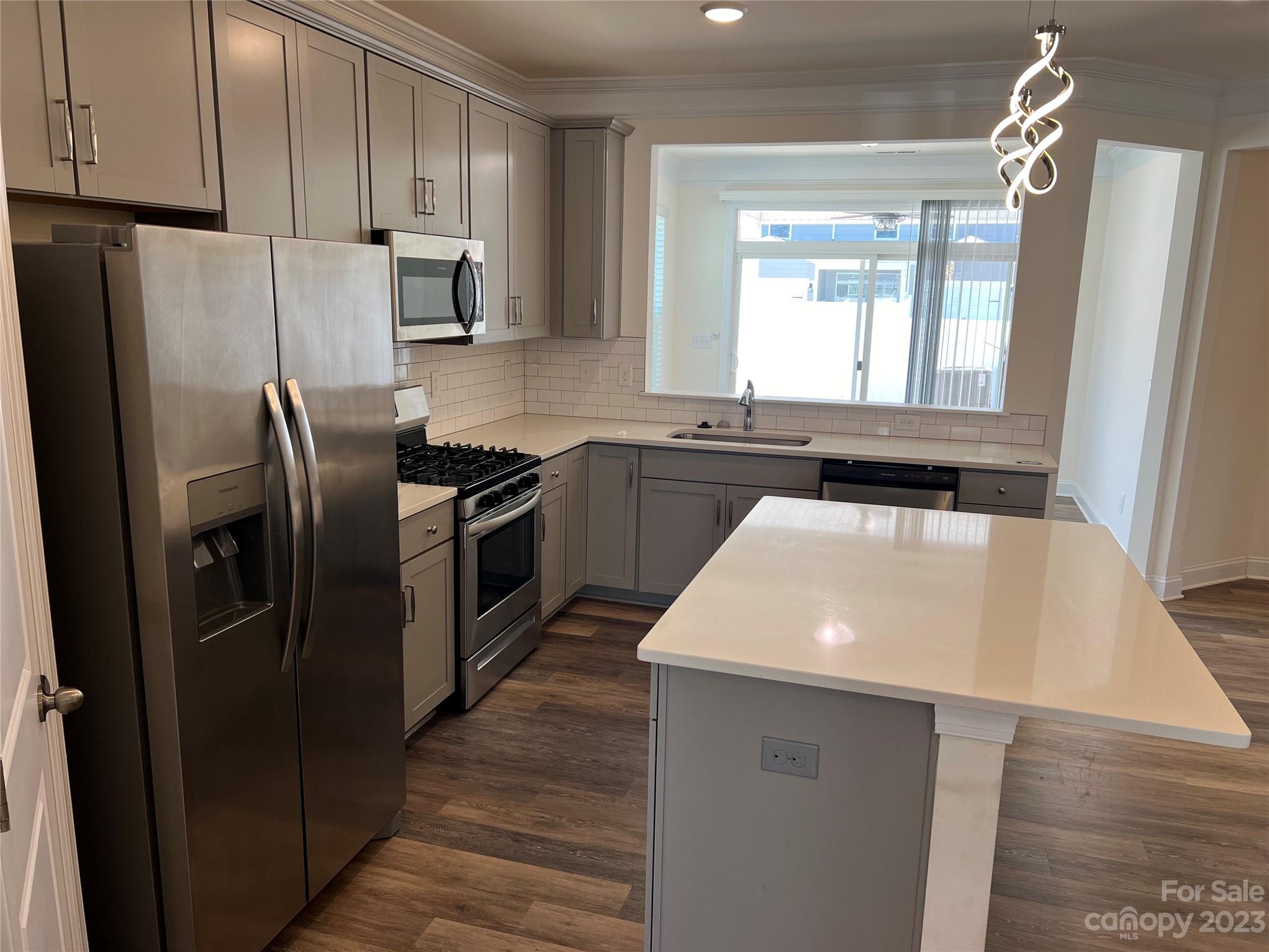 The Enclave At Davis Lake - Residential