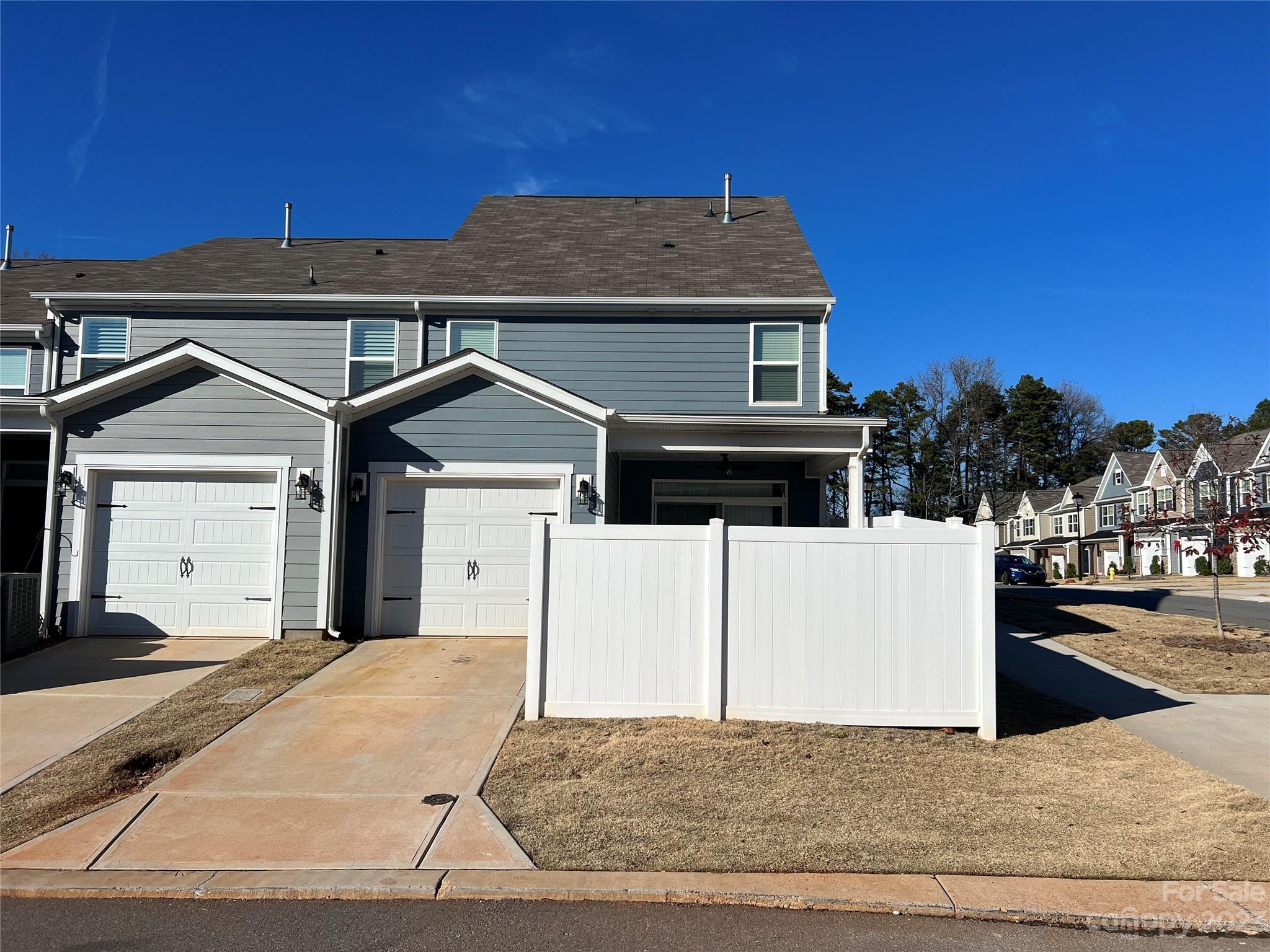 The Enclave At Davis Lake - Residential