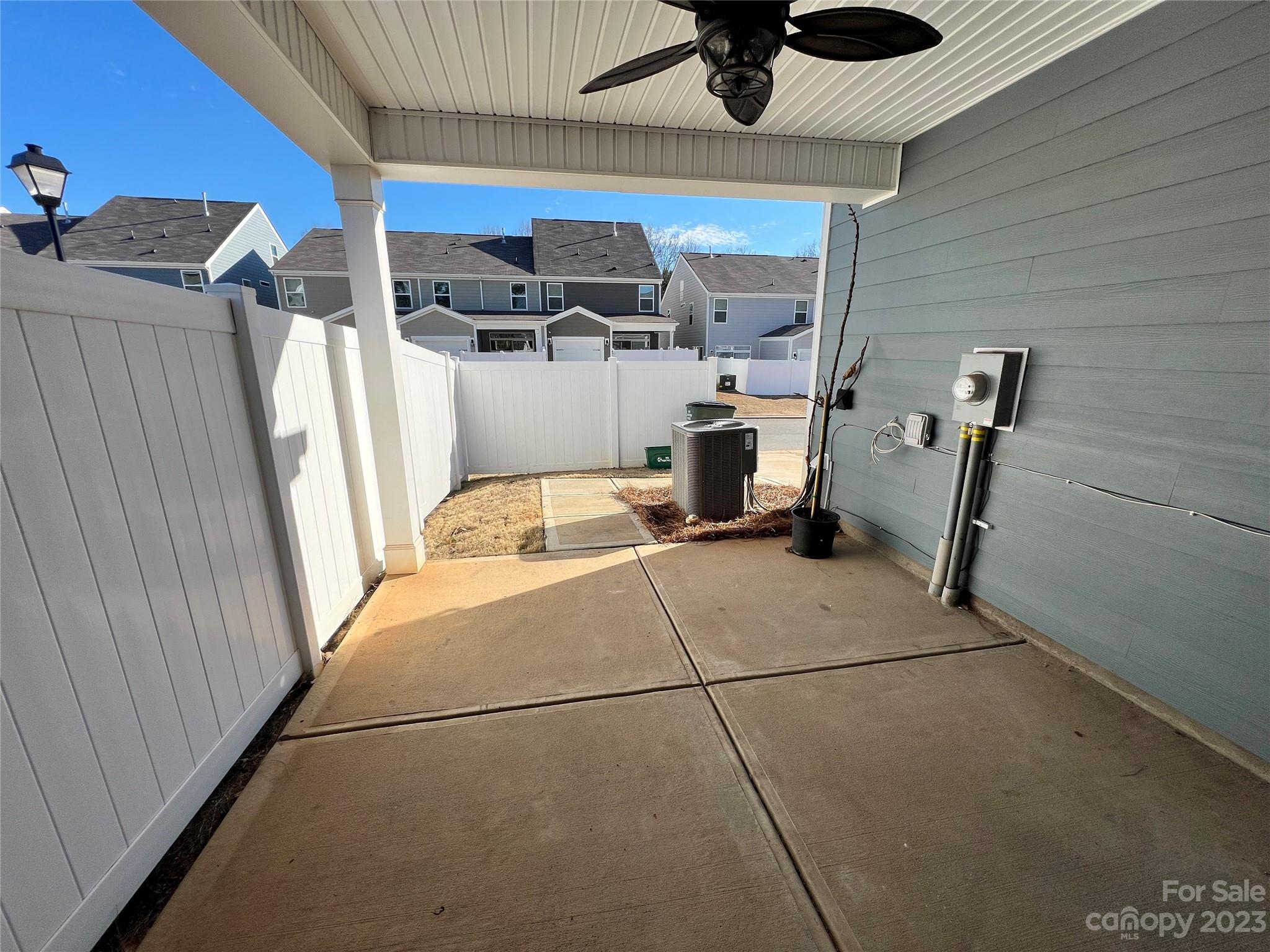 The Enclave At Davis Lake - Residential