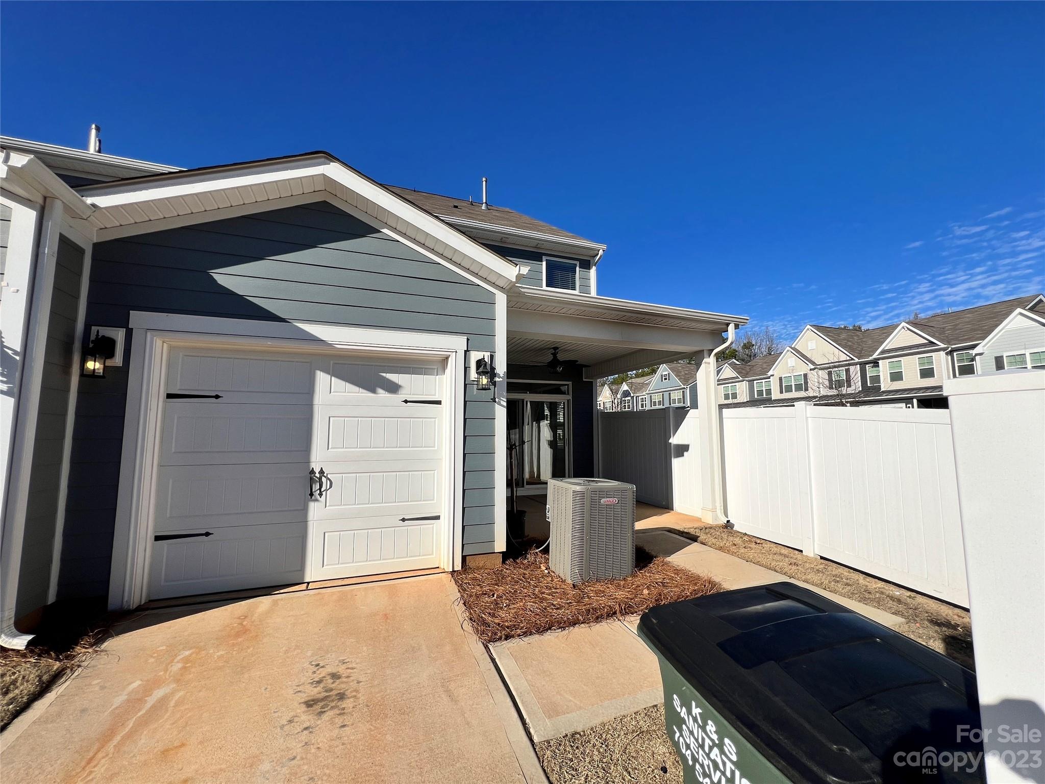 The Enclave At Davis Lake - Residential