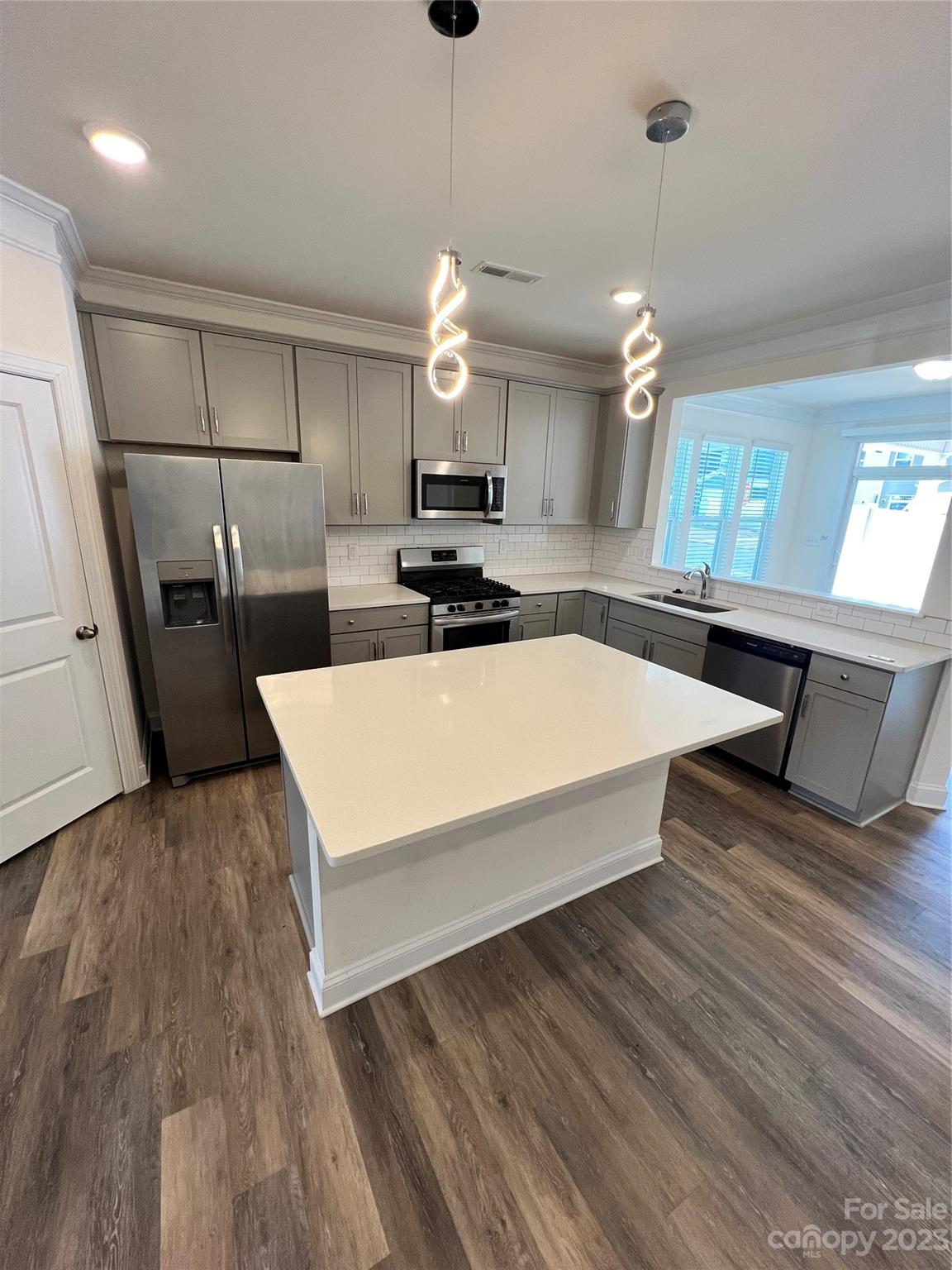 The Enclave At Davis Lake - Residential