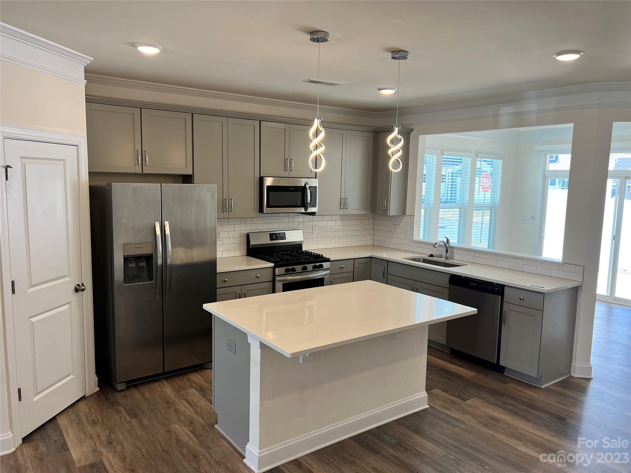 The Enclave At Davis Lake - Residential