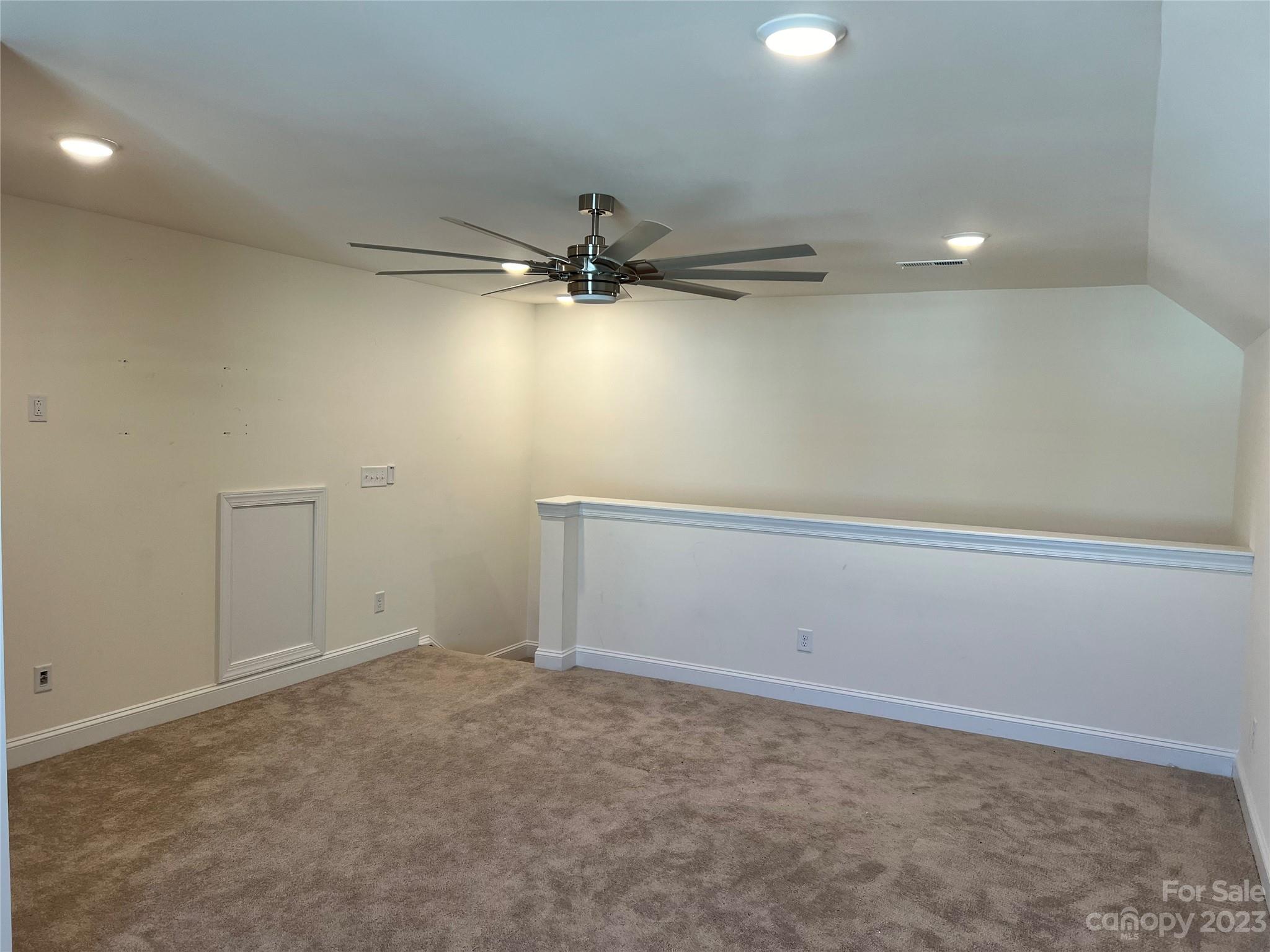 The Enclave At Davis Lake - Residential