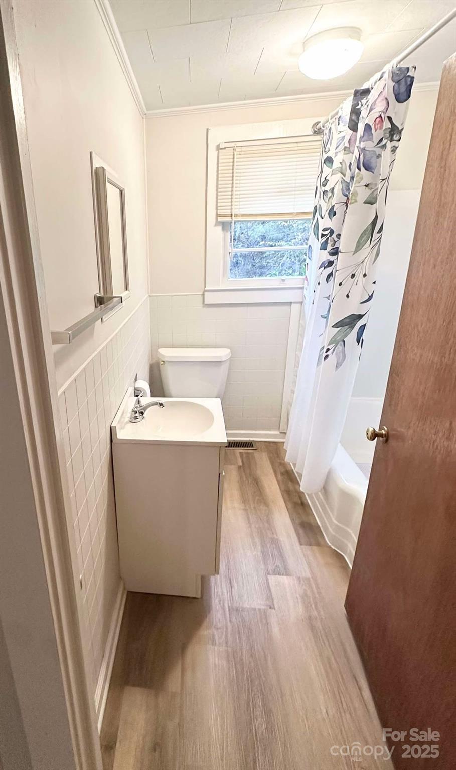 Lenoir, North Carolina 28645, United States, 3 Bedrooms Bedrooms, ,2 BathroomsBathrooms,Residential,Active,5238