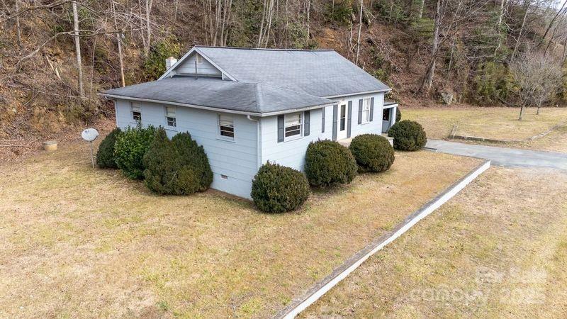 Lenoir, North Carolina 28645, United States, 3 Bedrooms Bedrooms, ,2 BathroomsBathrooms,Residential,Active,5238