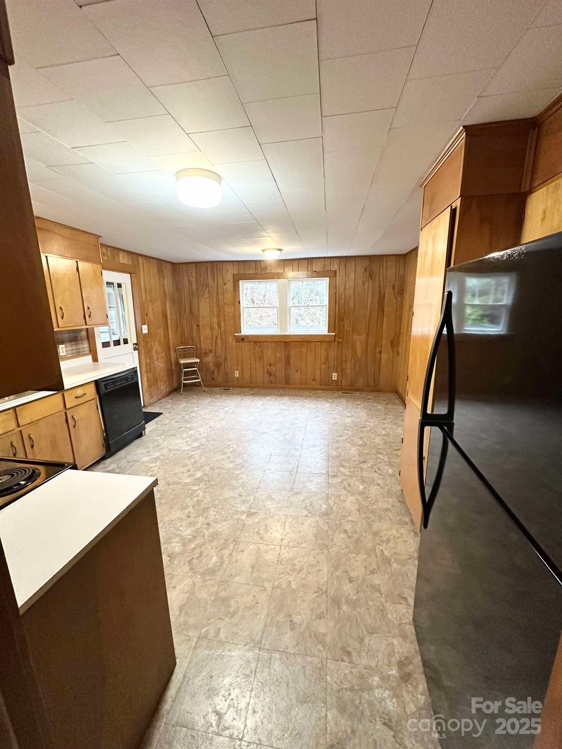 Lenoir, North Carolina 28645, United States, 3 Bedrooms Bedrooms, ,2 BathroomsBathrooms,Residential,Active,5238