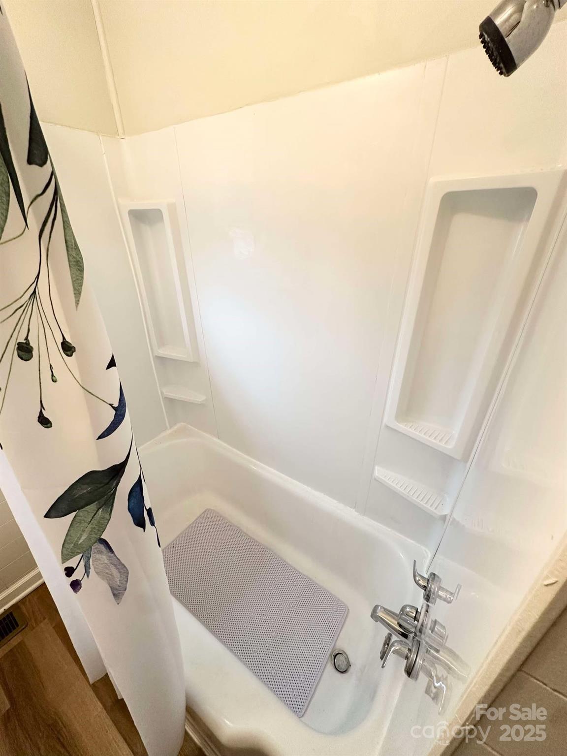 Lenoir, North Carolina 28645, United States, 3 Bedrooms Bedrooms, ,2 BathroomsBathrooms,Residential,Active,5238