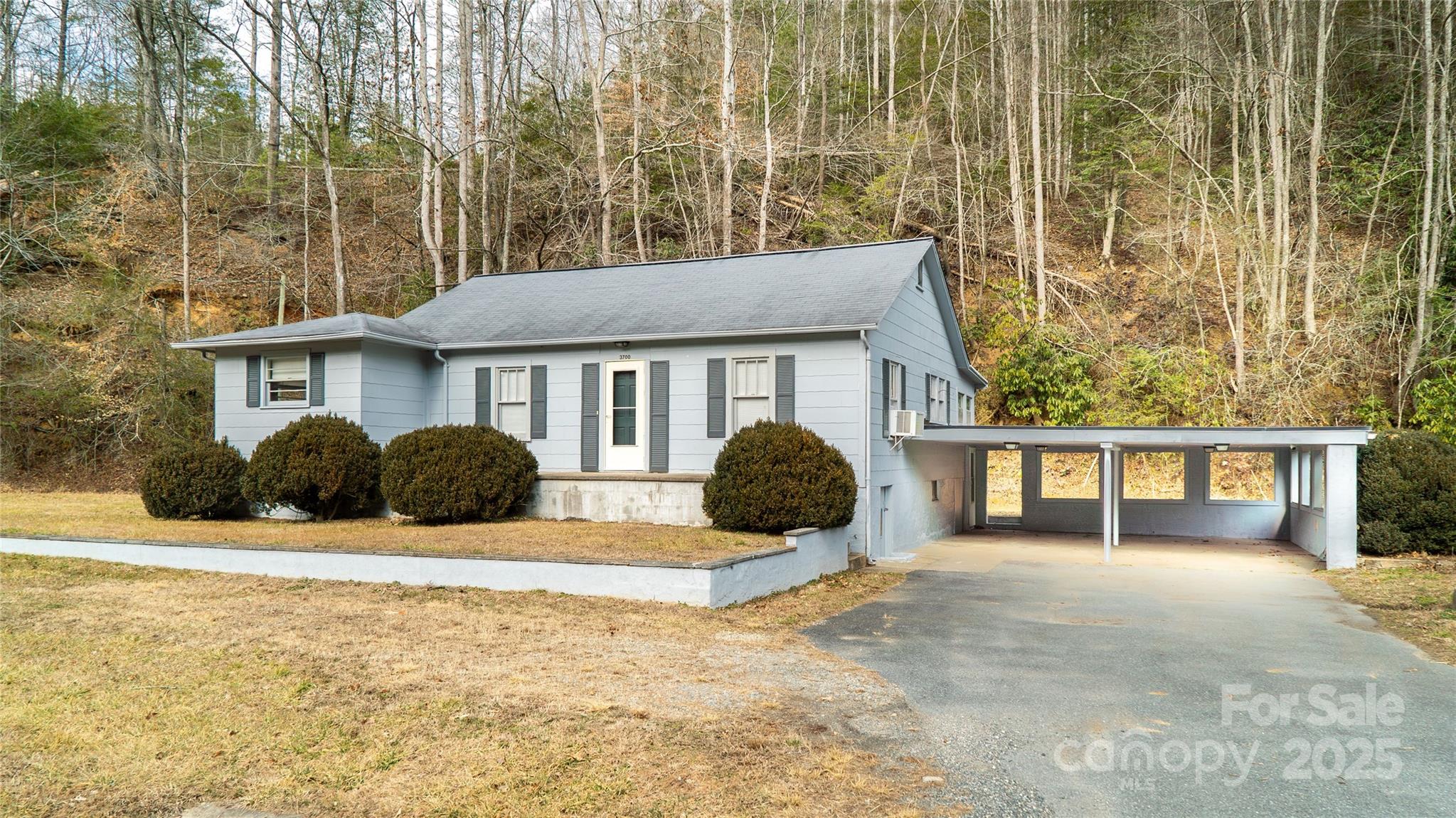 Lenoir, North Carolina 28645, United States, 3 Bedrooms Bedrooms, ,2 BathroomsBathrooms,Residential,Active,5238