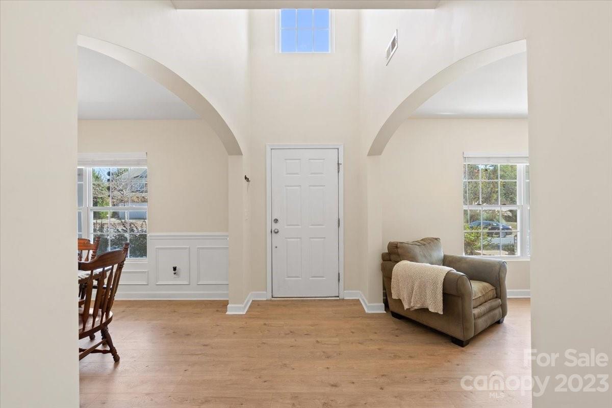 Oaks On Main - Residential