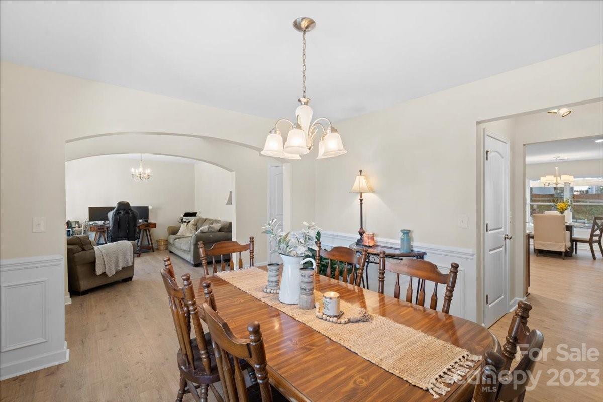 Oaks On Main - Residential