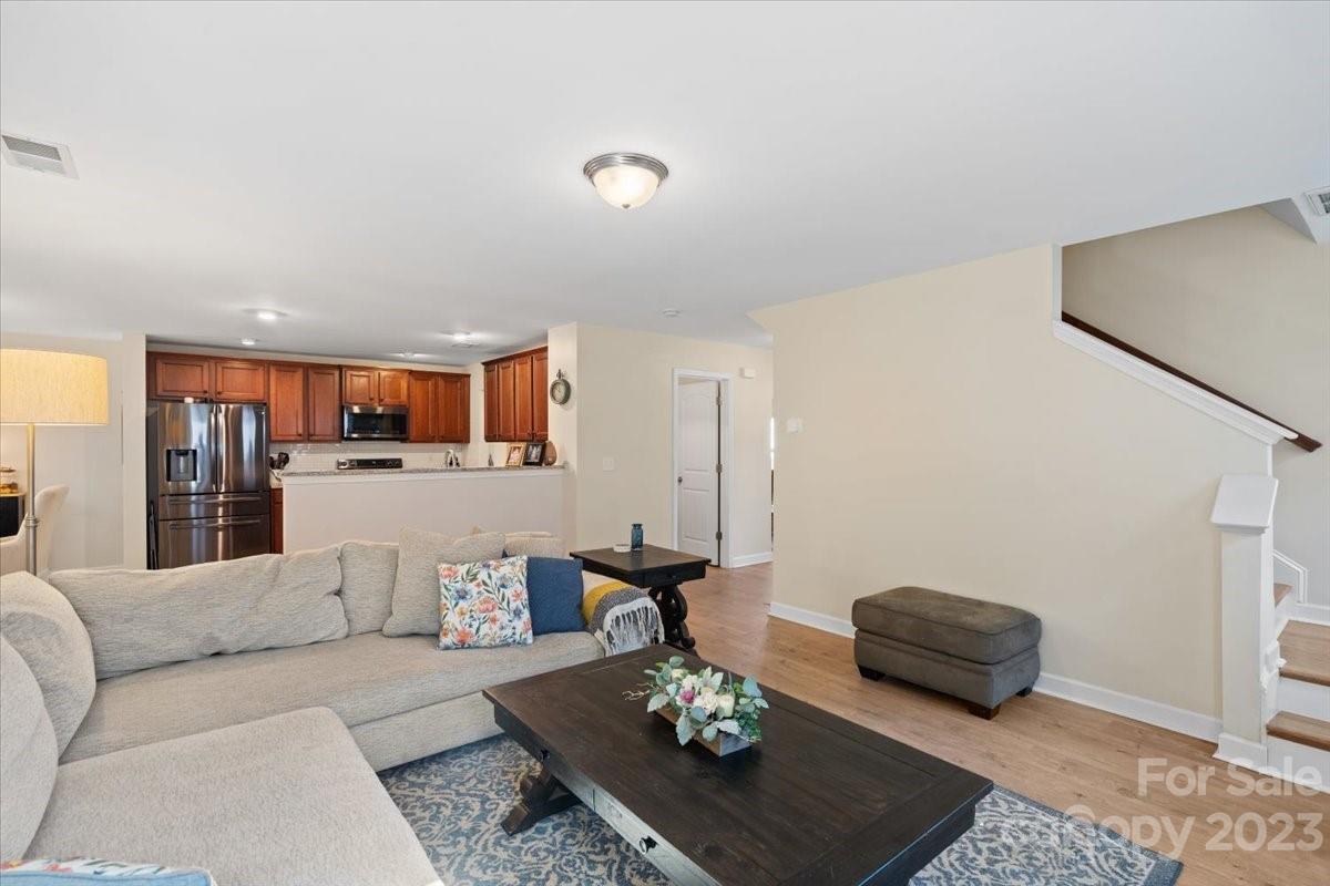 Oaks On Main - Residential