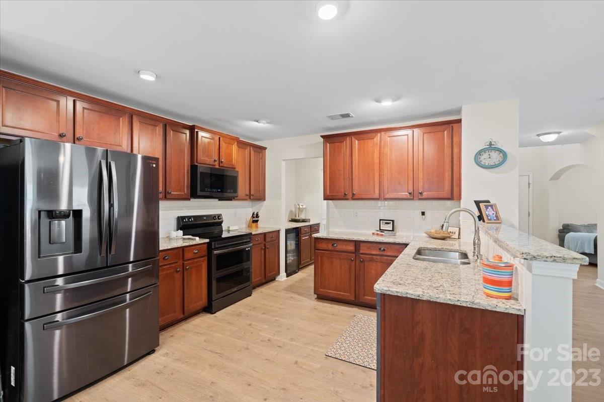 Oaks On Main - Residential