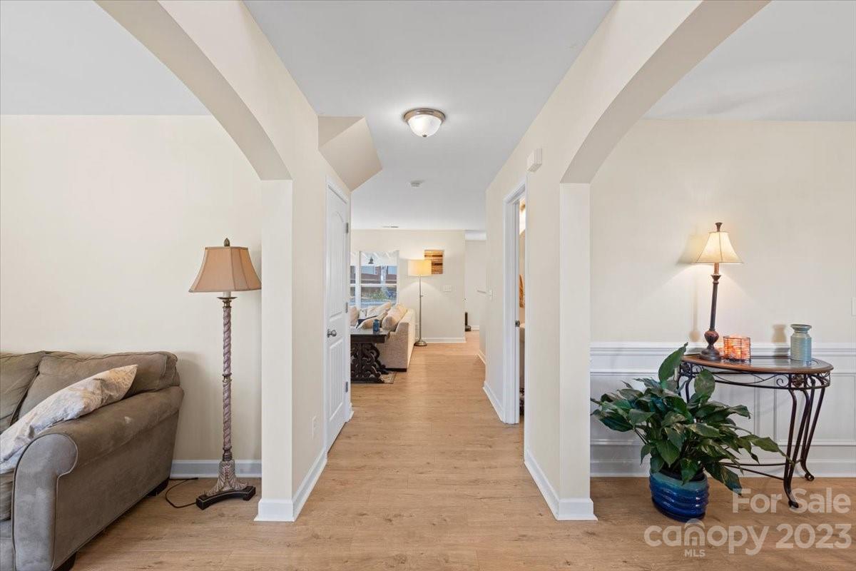 Oaks On Main - Residential