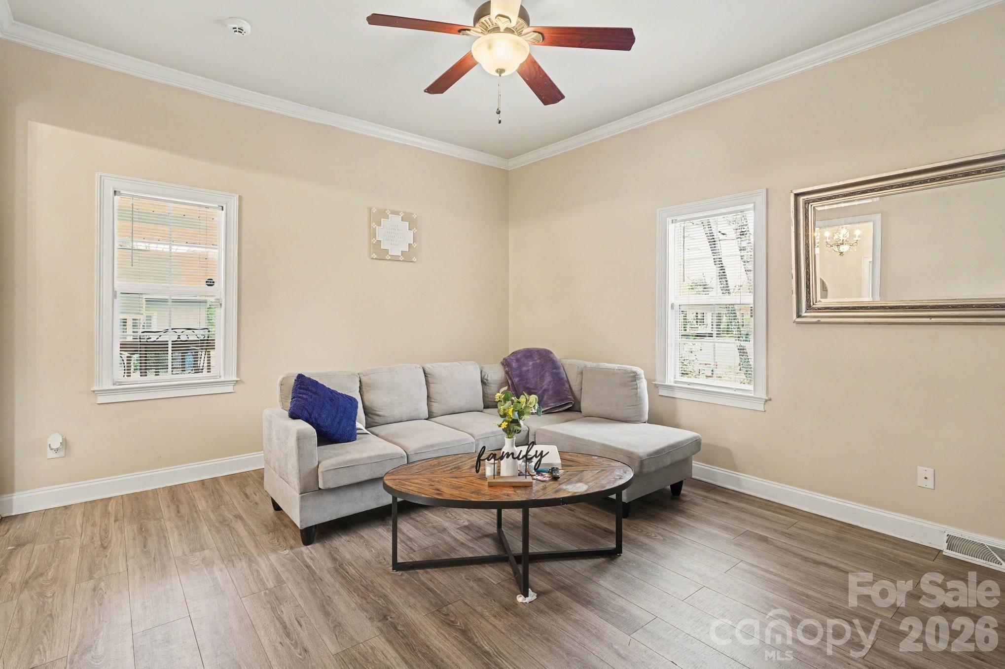 318 E Pressley Avenue