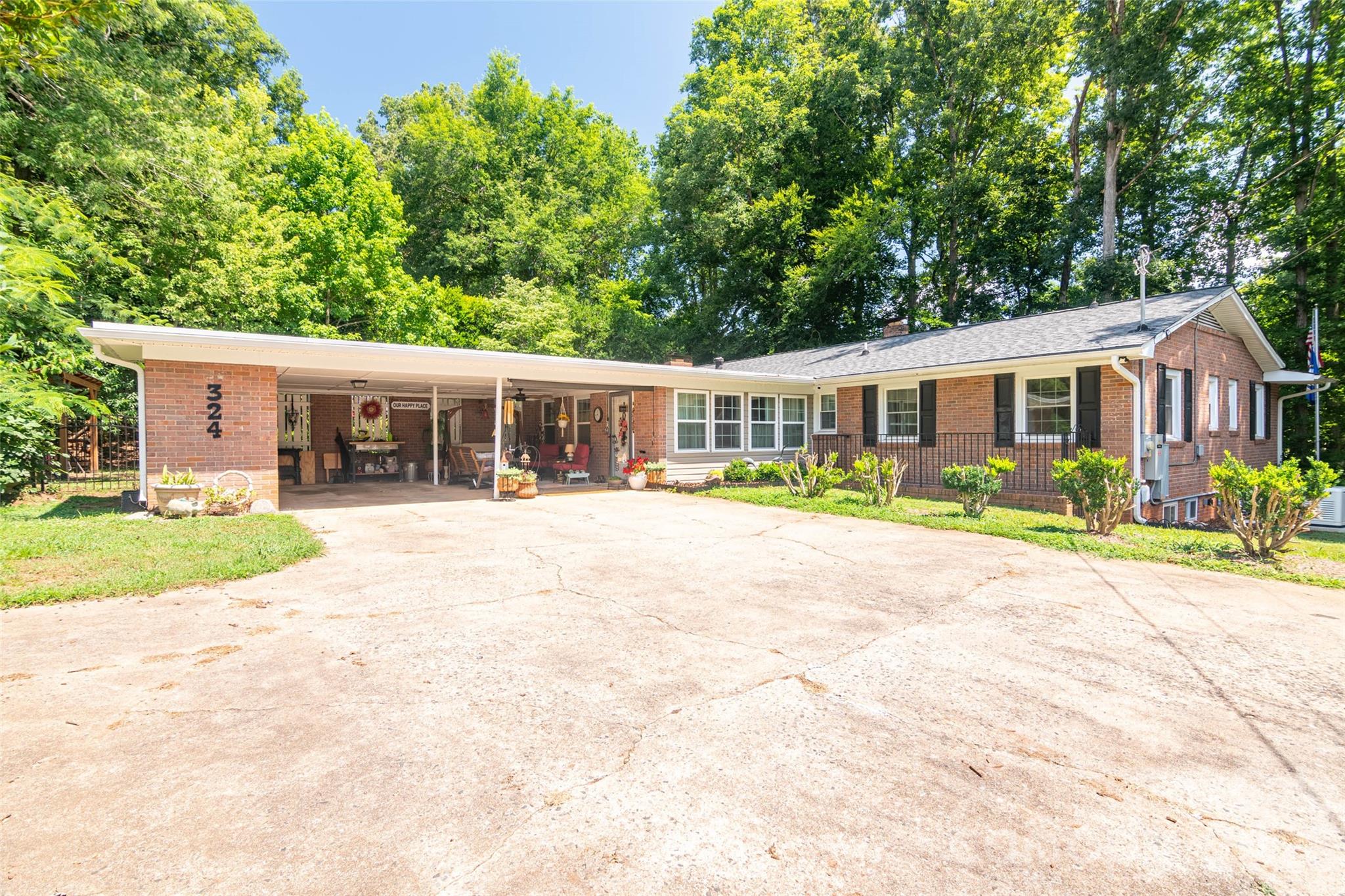 324 Country Club Circle