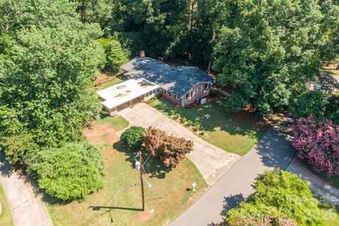 Photo of 324 Country Club Circle, Shelby, NC 28150 (MLS # 4401280)
