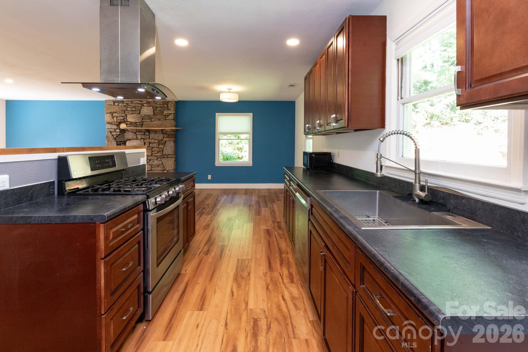 1009 Sharon Ridge Road