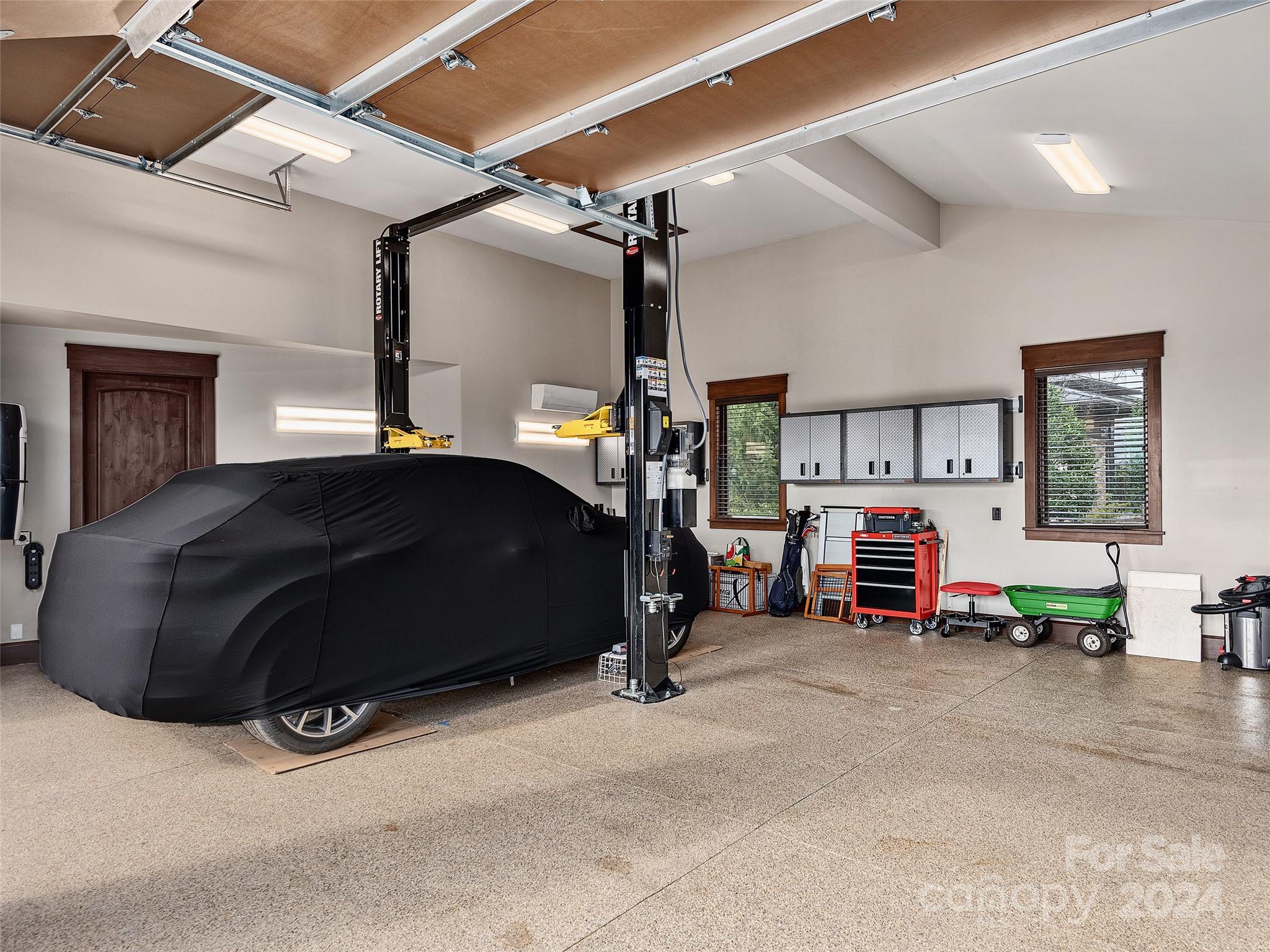 Reynolds Mountain - Residential