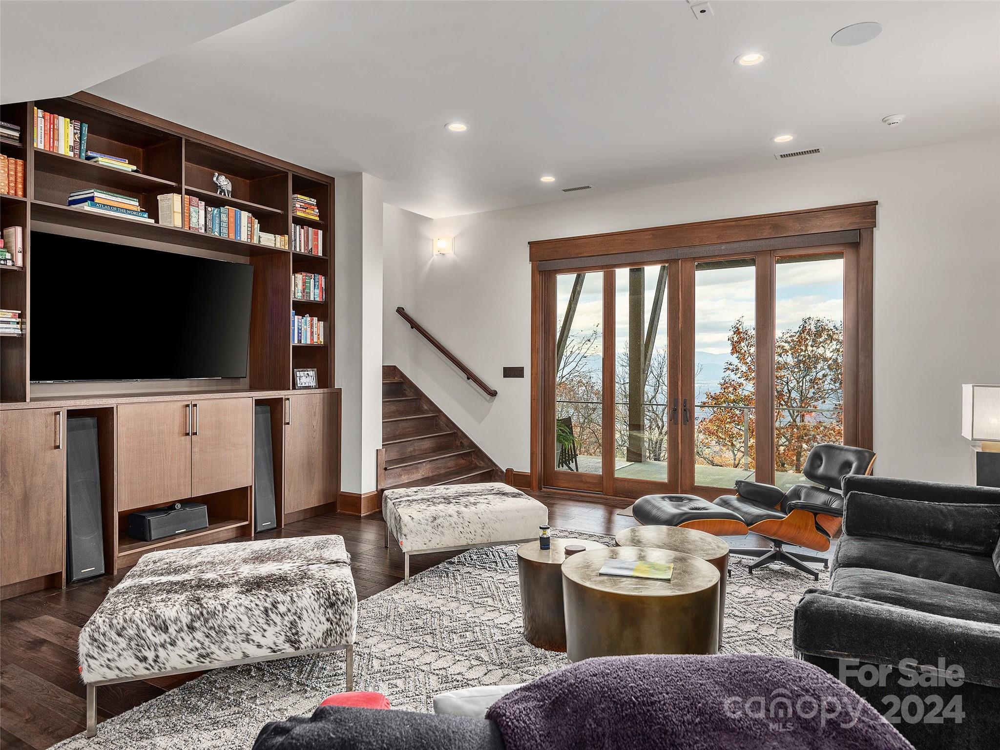 Reynolds Mountain - Residential