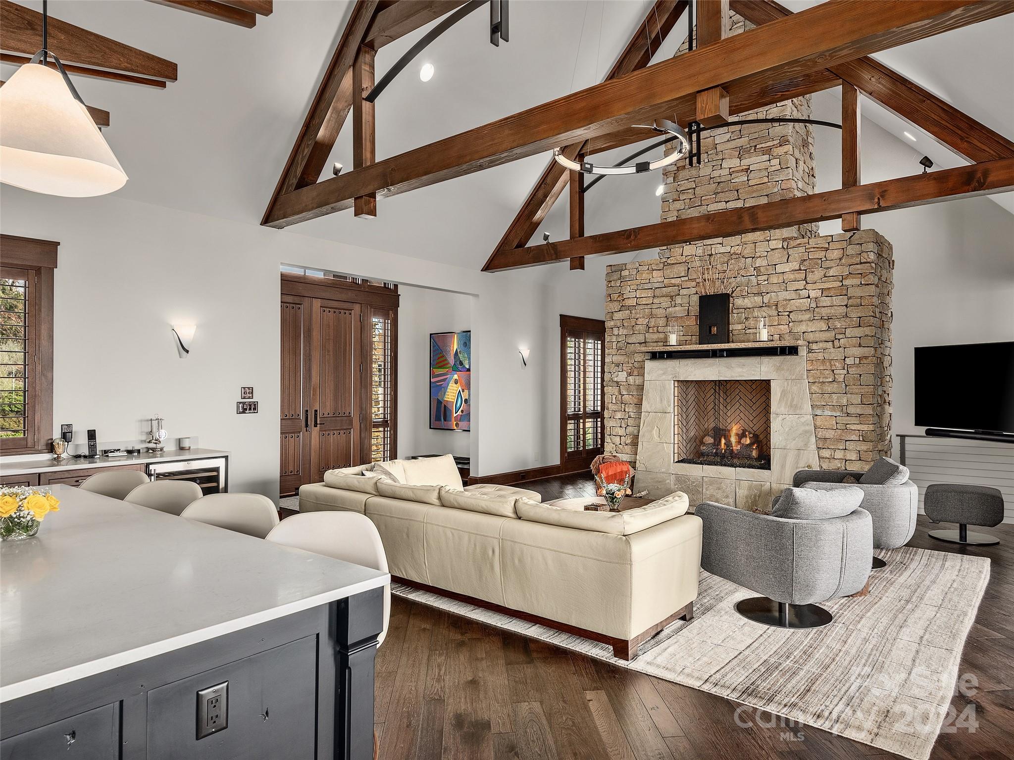 Reynolds Mountain - Residential