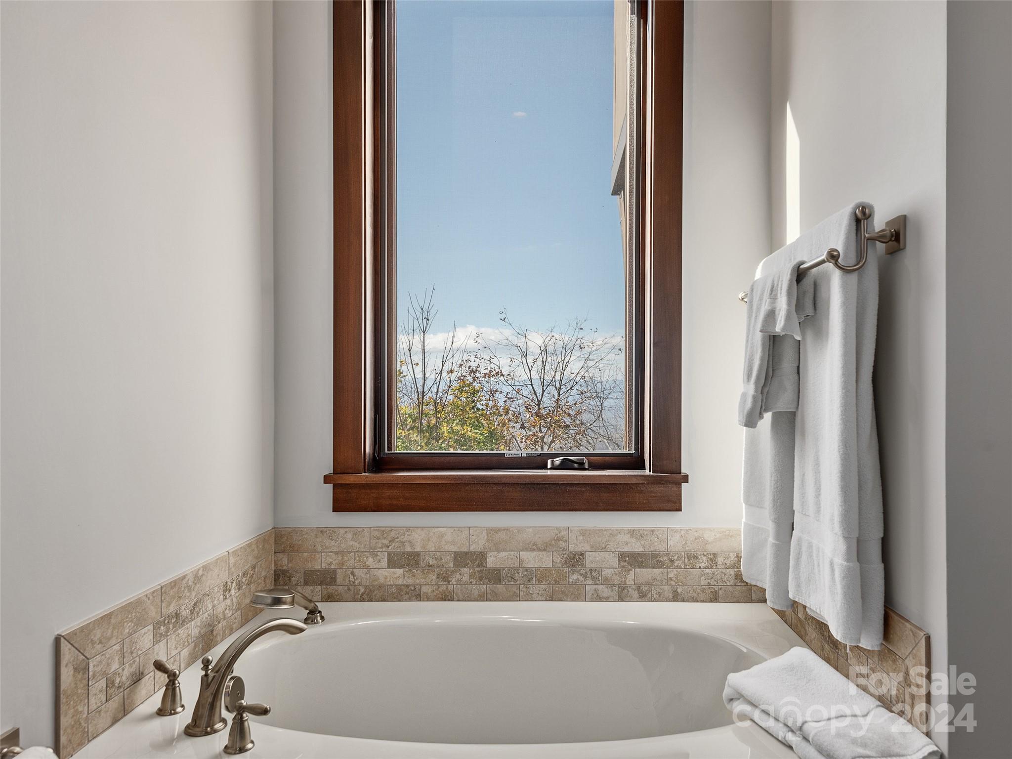 Reynolds Mountain - Residential