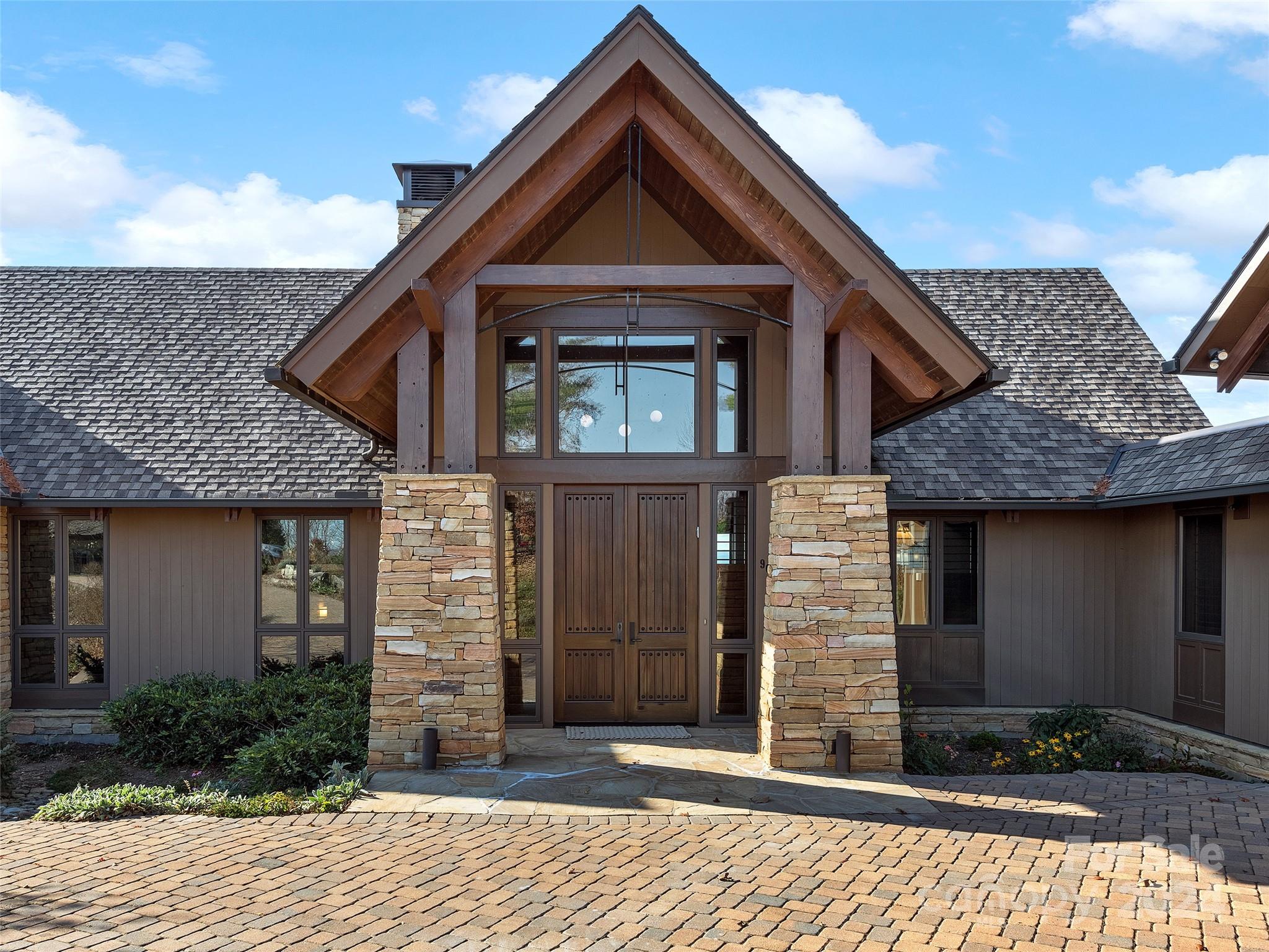 Reynolds Mountain - Residential