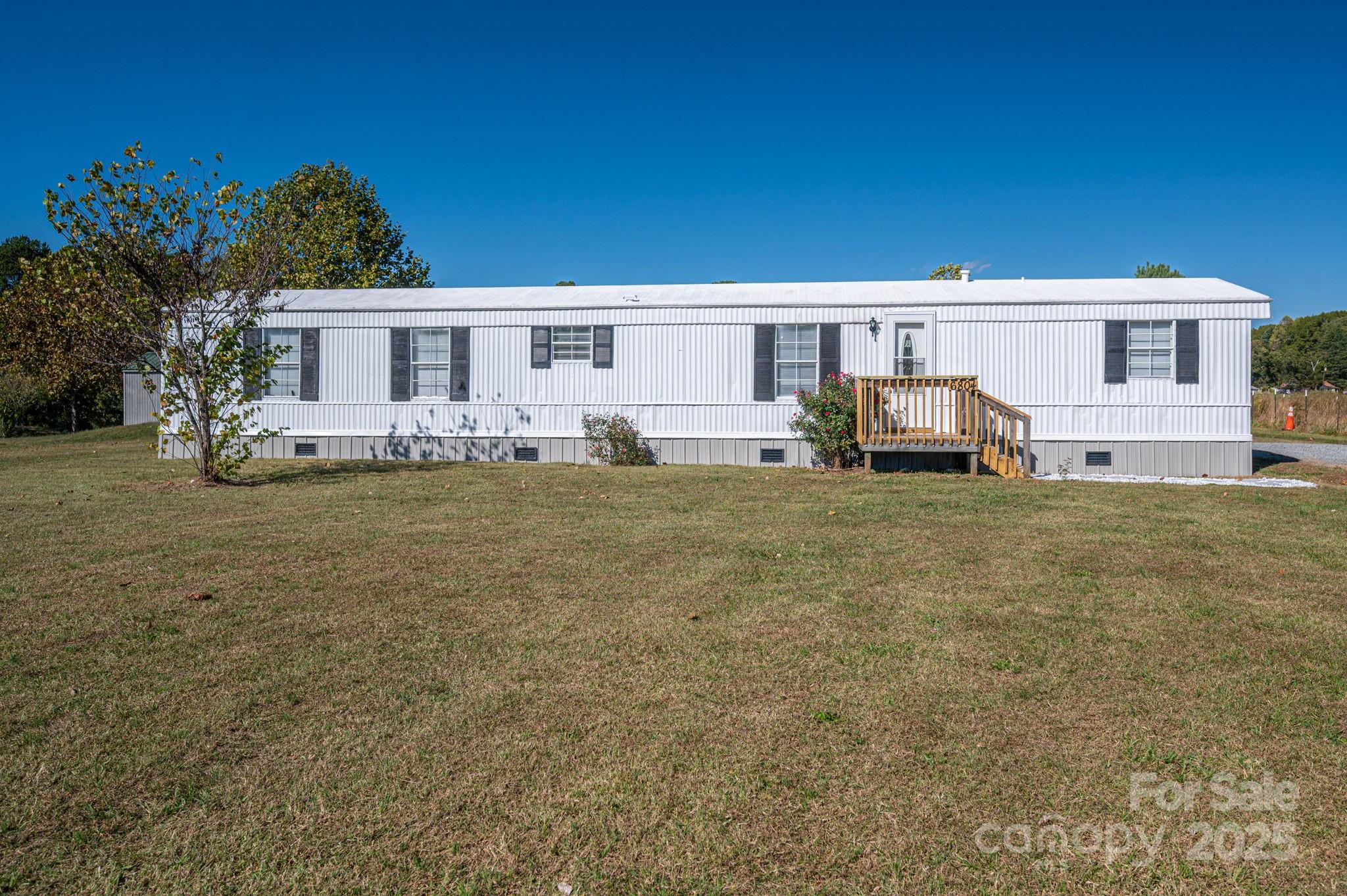 6804 Holly Hawk Court