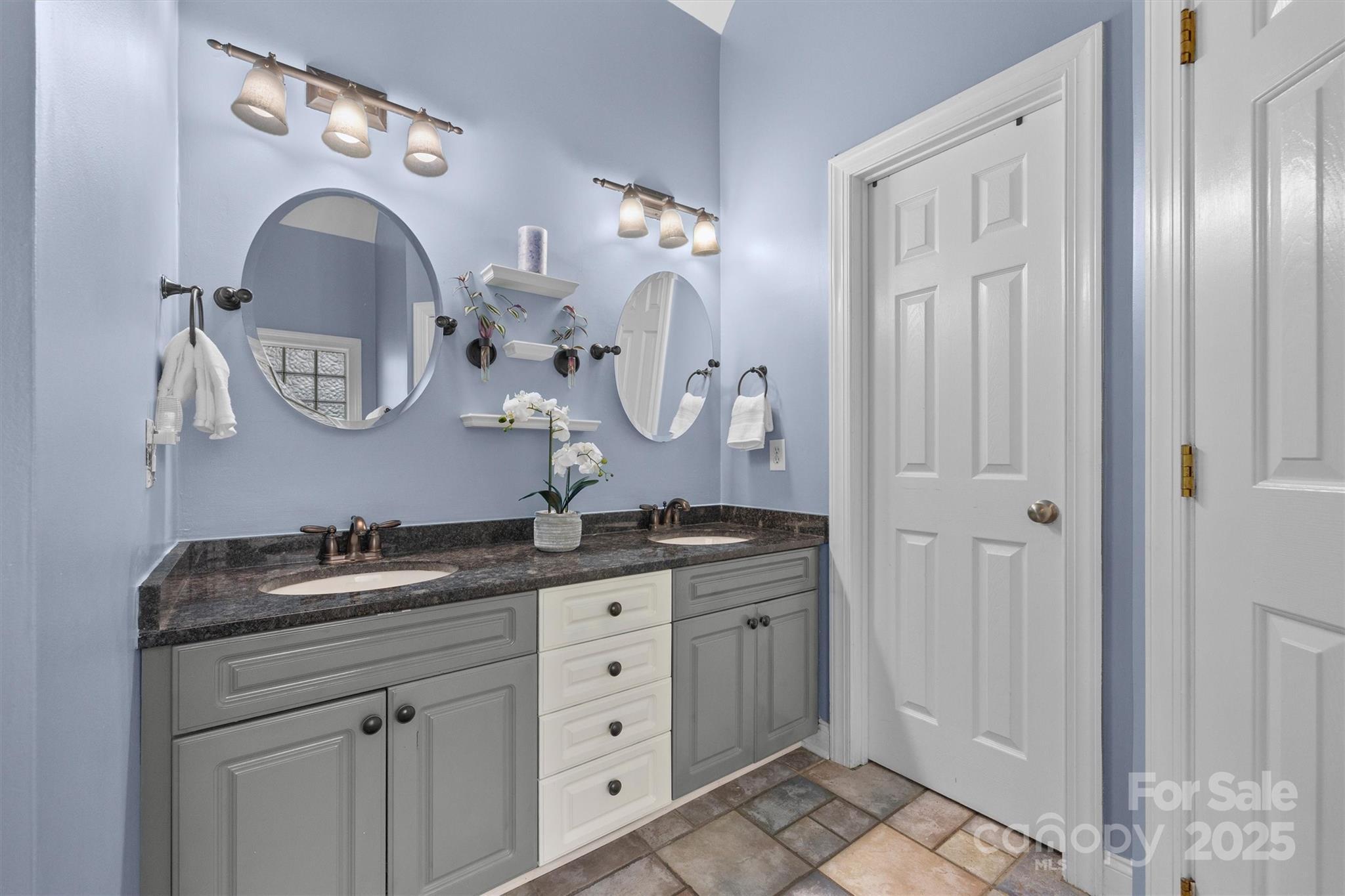 Tega Cay - Residential