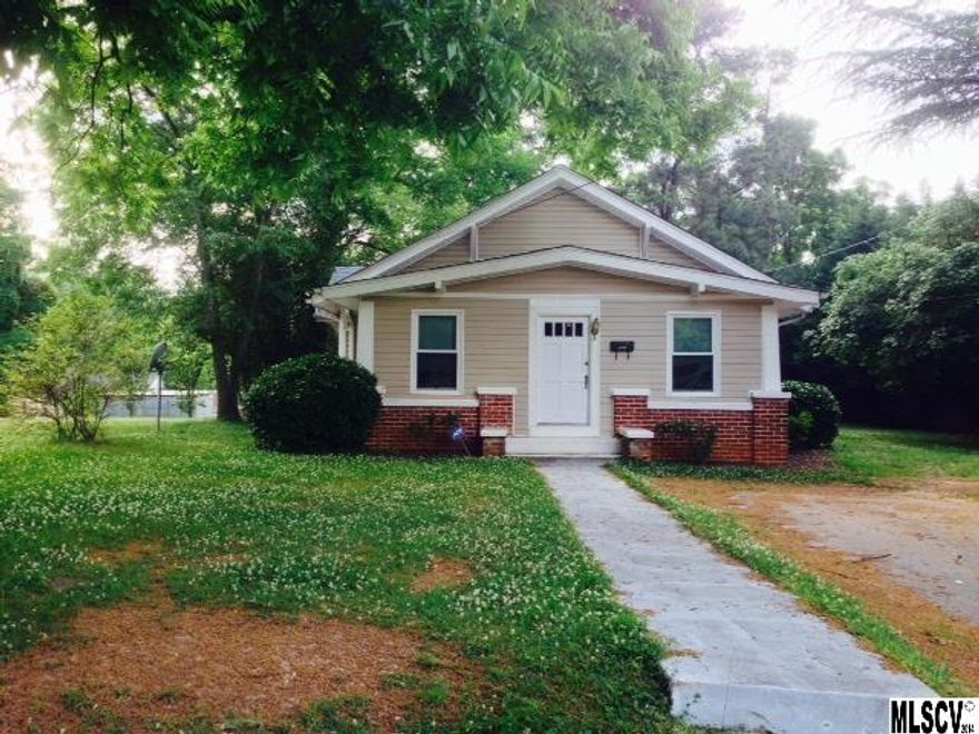 Nicely remodeled home in Hickory with over 1800 SqFt., four bedrooms and two full bathrooms. New HP installed in 2011. The water heater, plumbing, kitchen cabinets, dishwasher, range, refrigerator, windows, laminate floor, tile floor, siding and roof were installed new in 2009. You have to see this one. Ready to move in.