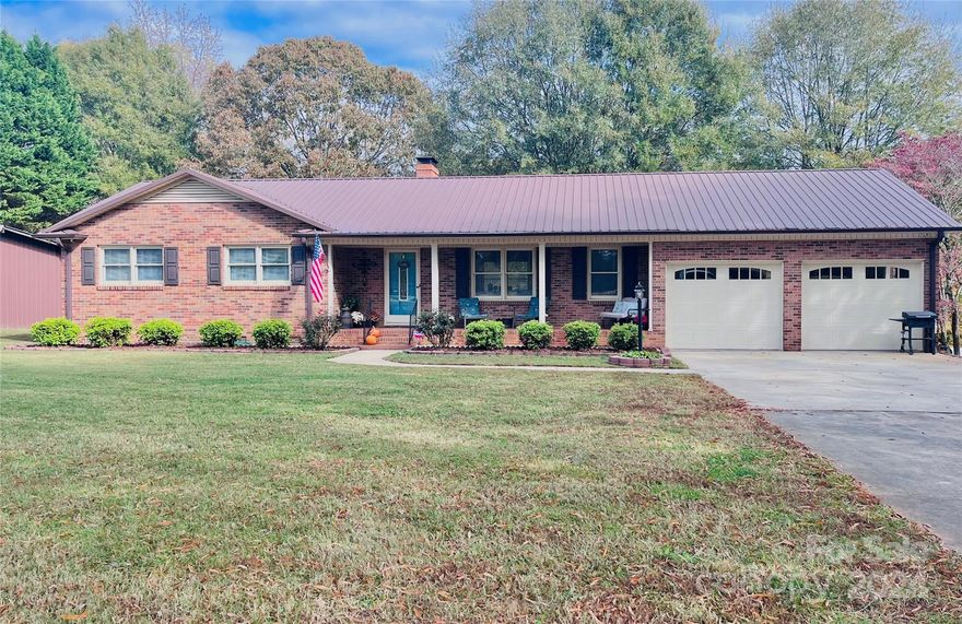 *New Price, motivated sellers*
Must see in Lincolnton! Beautiful, well-maintained, one level full brick ranch with a two-car attached garage located on over 1.75 acre lot. This home features 3 bedrooms/2 full baths with lots of upgrades including granite countertops in kitchen and updated bathrooms. The covered screened back porch is the perfect place to enjoy your morning coffee! The garage is heated/cooled and could easily be converted to extra living space. 20x30 out building/workshop. Convenient to Lincolnton, Hickory and Gastonia. 
Schedule your showing today, buyer's agents welcomed!