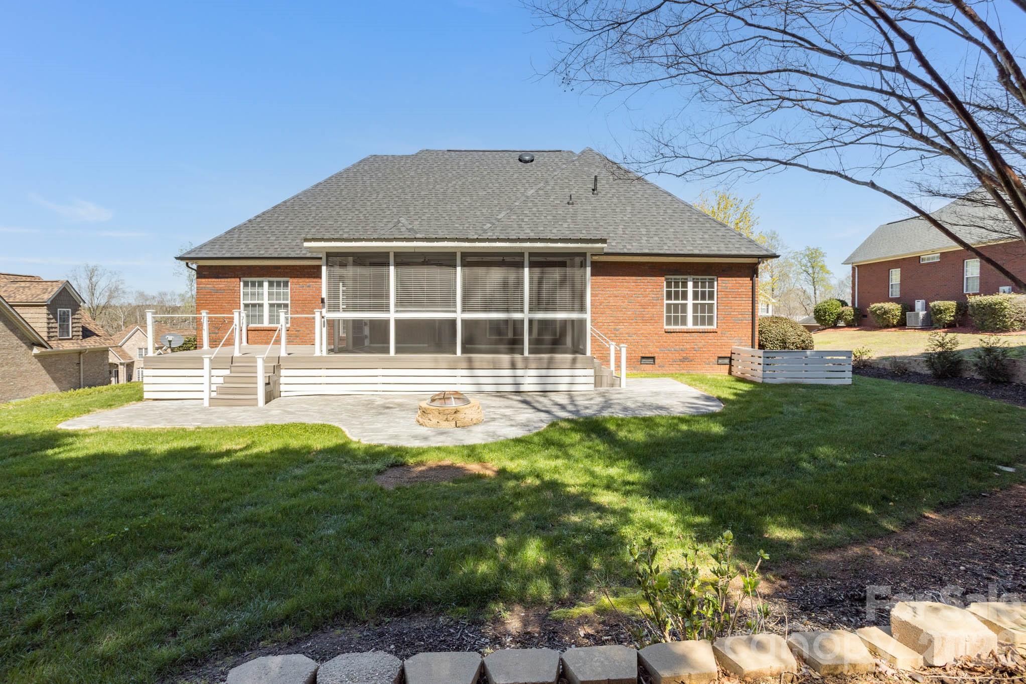 Erskine Woods - Residential