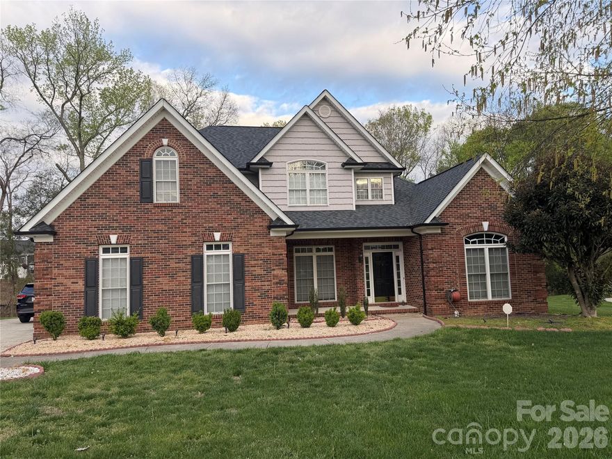 In the last three year, the current owner has updated the property with new roof, both HVAC system, water heater, kitchen countertops, garage door opener, kitchen sppliances, paint, carpet. Harrisburg address with low HOA fee. Master suite is on main level with 4 secondary bedrooms on upper level, side load garage. This subdivision with houses are well spaced out, quality construction.