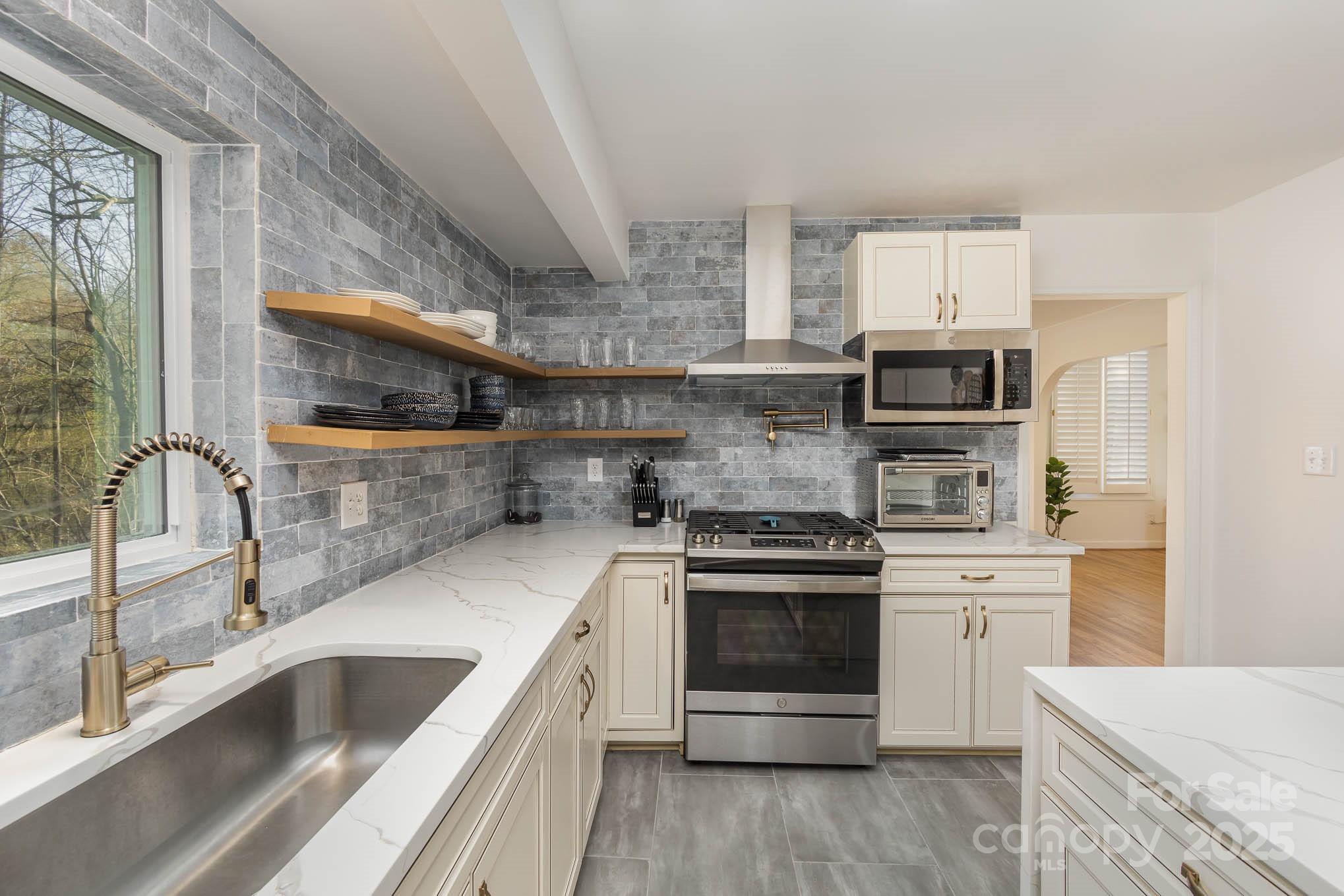 9520 Hickory Creek Road