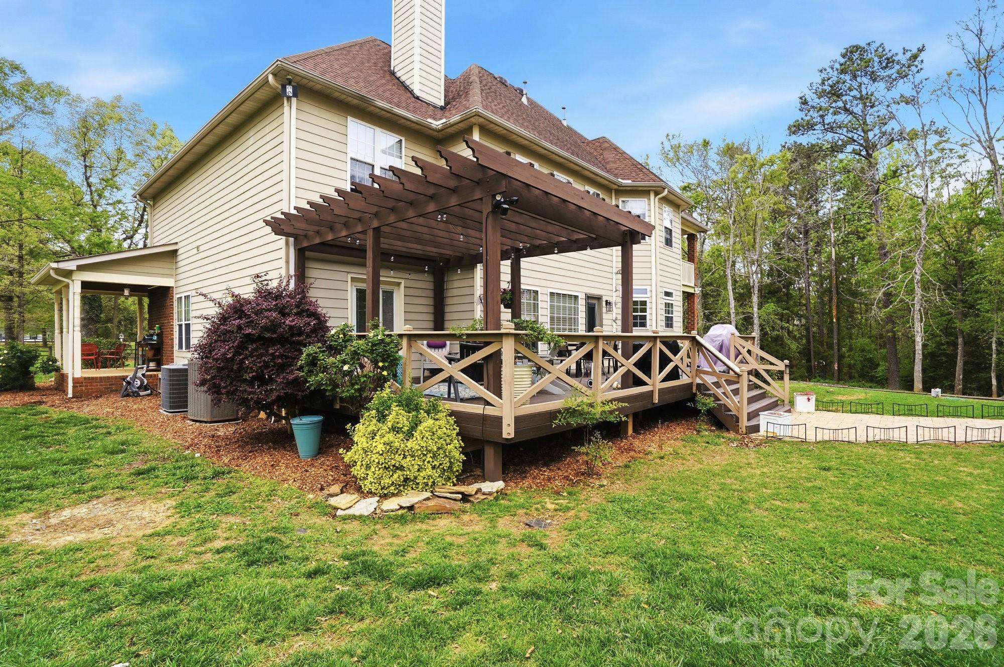 Walnut Crest - Residential