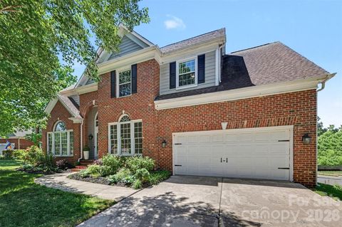 Photo of 6213 Knightsgate Court, Charlotte, NC 28269 (MLS # 4370550)