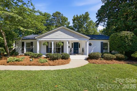 Photo of 1123 Cheddington Drive, Charlotte, NC 28211 (MLS # 4379339)