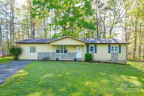 16 Stoney Nob Drive Hendersonville NC 28792