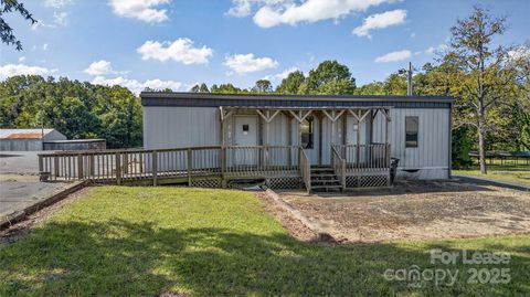 Photo of 1521 Newton Drive, Statesville, NC 28677 (MLS # 4312611)