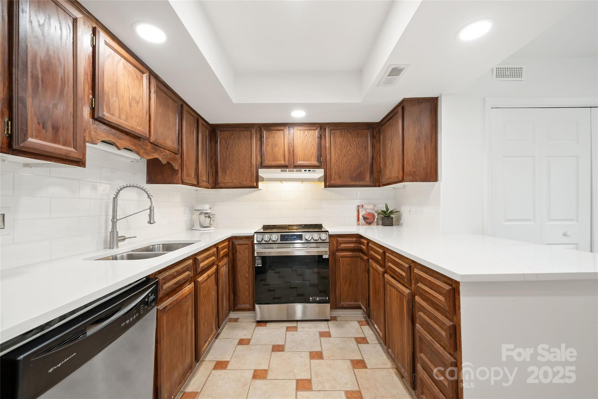 Renaissance on Carmel II - Residential