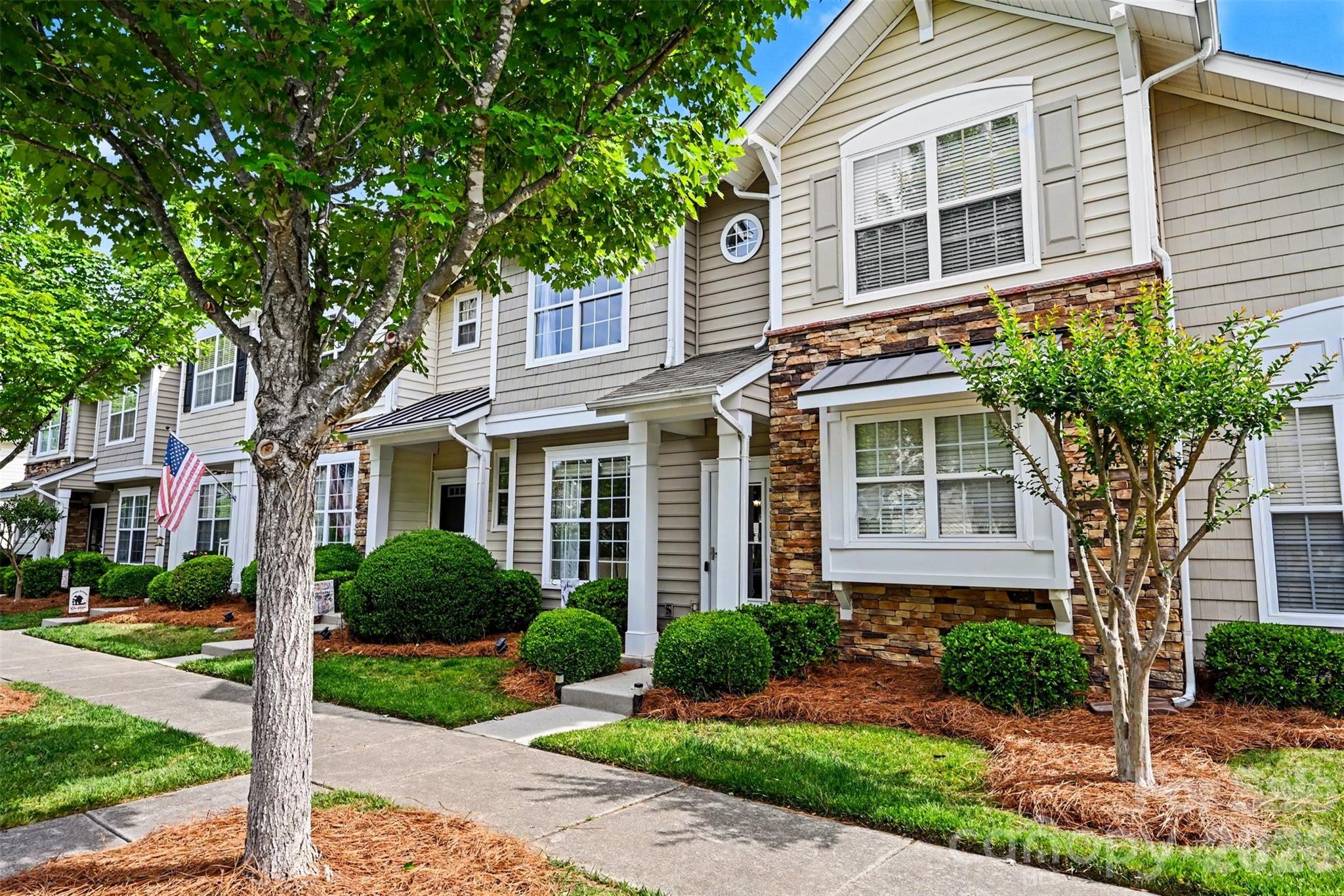 1033 Woodglen Lane