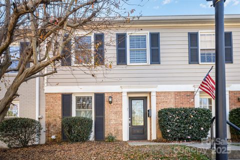 4611 Hedgemore Drive I Charlotte NC 28209