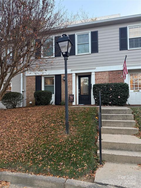 4611 Hedgemore Drive I Charlotte NC 28209