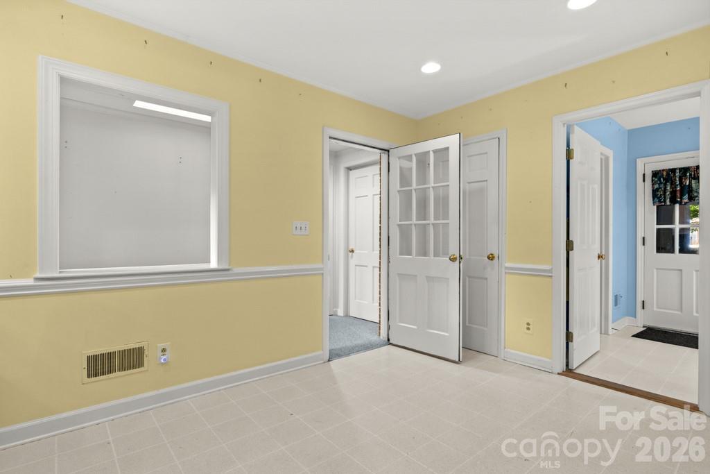 Lansdowne - Residential