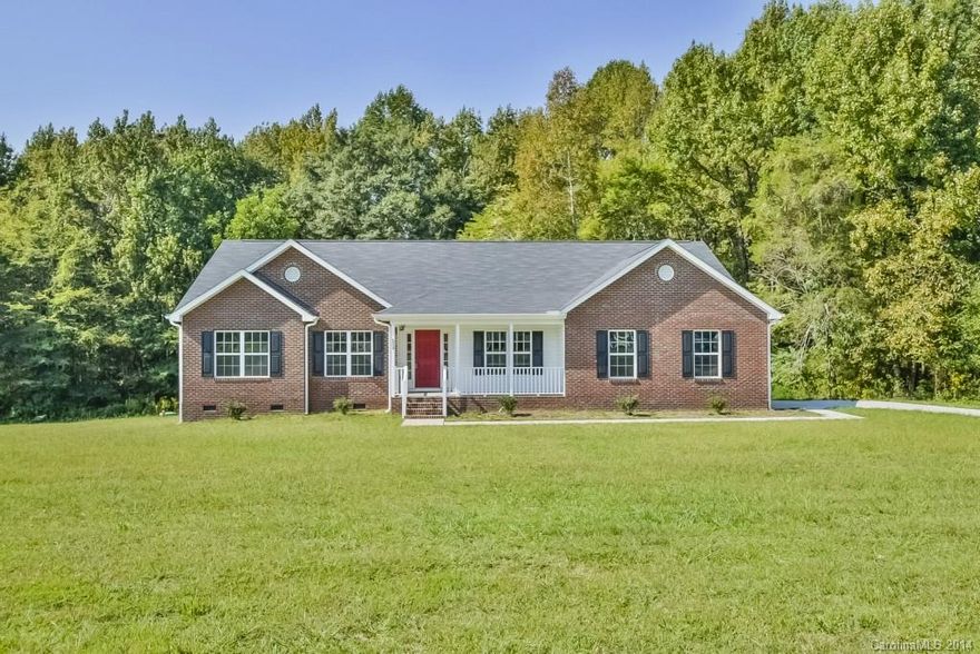 New construction home in a great area of McConnells, SC on 1+ acre lot with upgrades that you will appreciate. Open floor plan, oversized great room, granite kitchen countertops, master suite on main level with walk-in closet and garden bathtub, spacious bathrooms, attached side-entry 2-car garage, and an additional room that can be utilized as a formal sitting room, office, etc. Builder's home warranty!