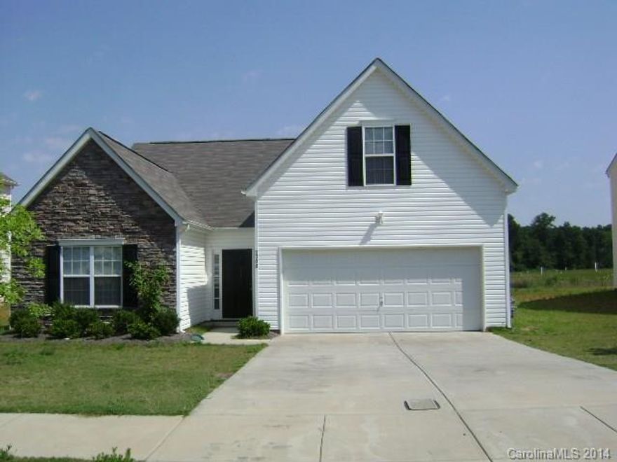 4 Bedroom 2 bath home with the master on the main floor which includes a garden tub
and separate shower. Home also includes a fireplace, large yard, and all kitchen appliances. New carpet  throughout.