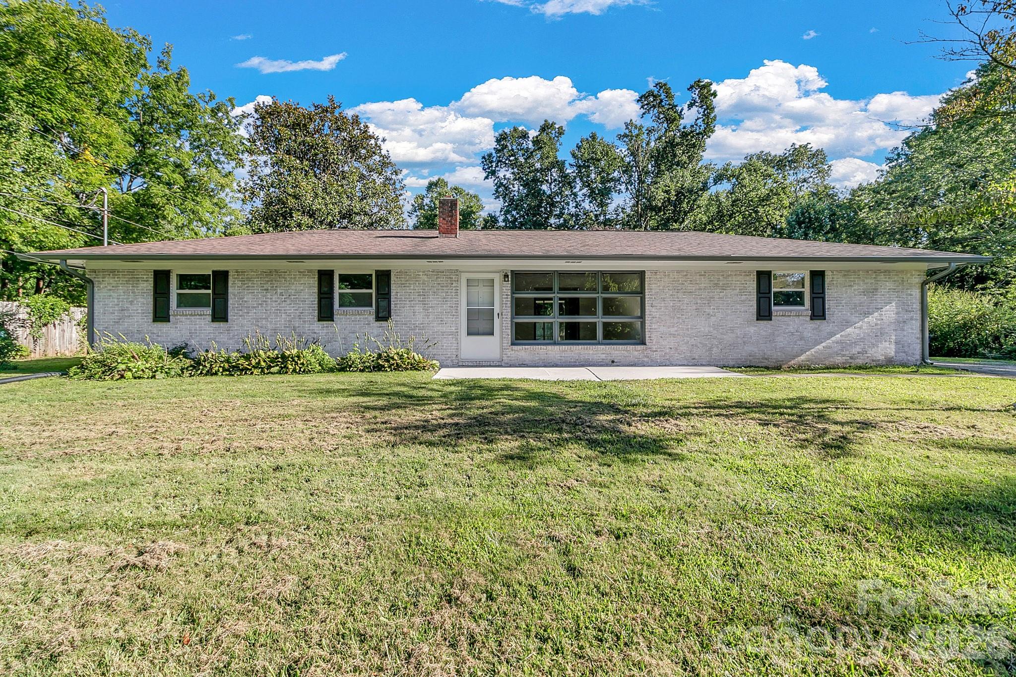25 Hickory Tree Road