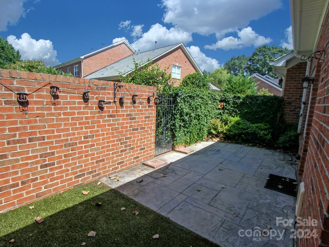 Beacon Knoll Villas - Residential